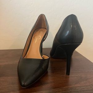 Jessica Simpson Black Snake Like Pumps size 9.5